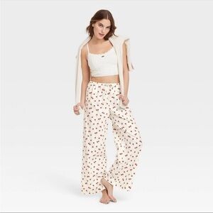 Colsie Floral Print Women's Pants